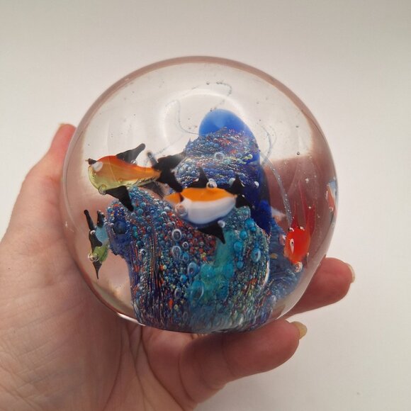 VINTAGE MURANO-STYLE ART GLASS FISH AQUARIUM ROUND PAPERWEIGHT LARGE VIBRANT - Picture 11 of 16
